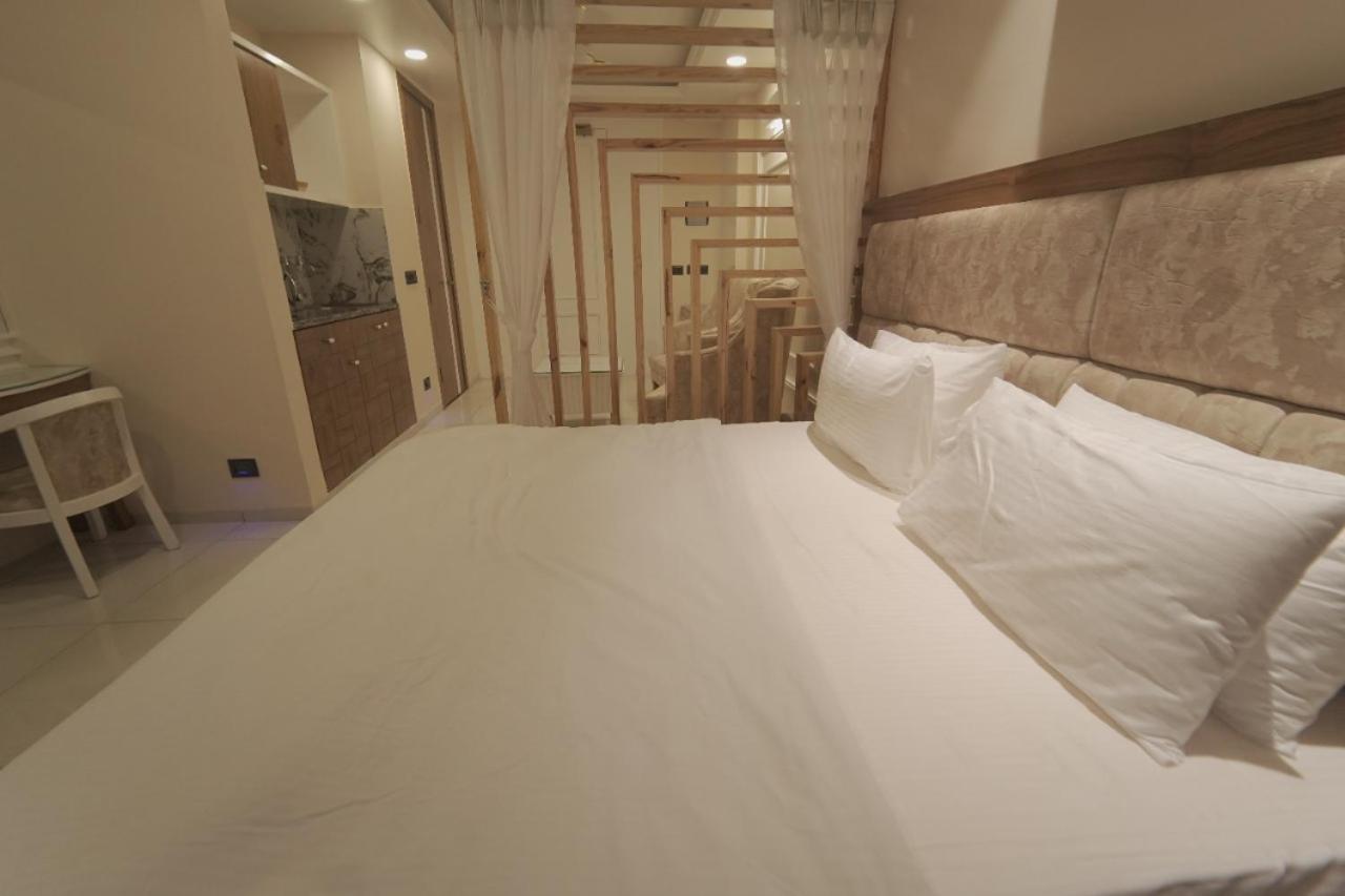 Myst Luxury Stays Zirakpur Exterior photo