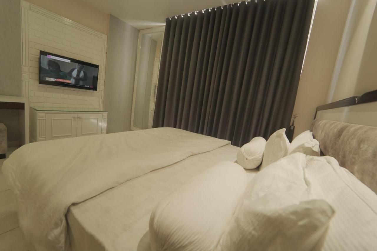 Myst Luxury Stays Zirakpur Exterior photo