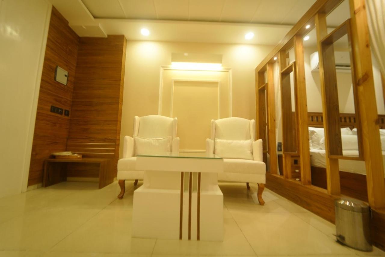 Myst Luxury Stays Zirakpur Exterior photo