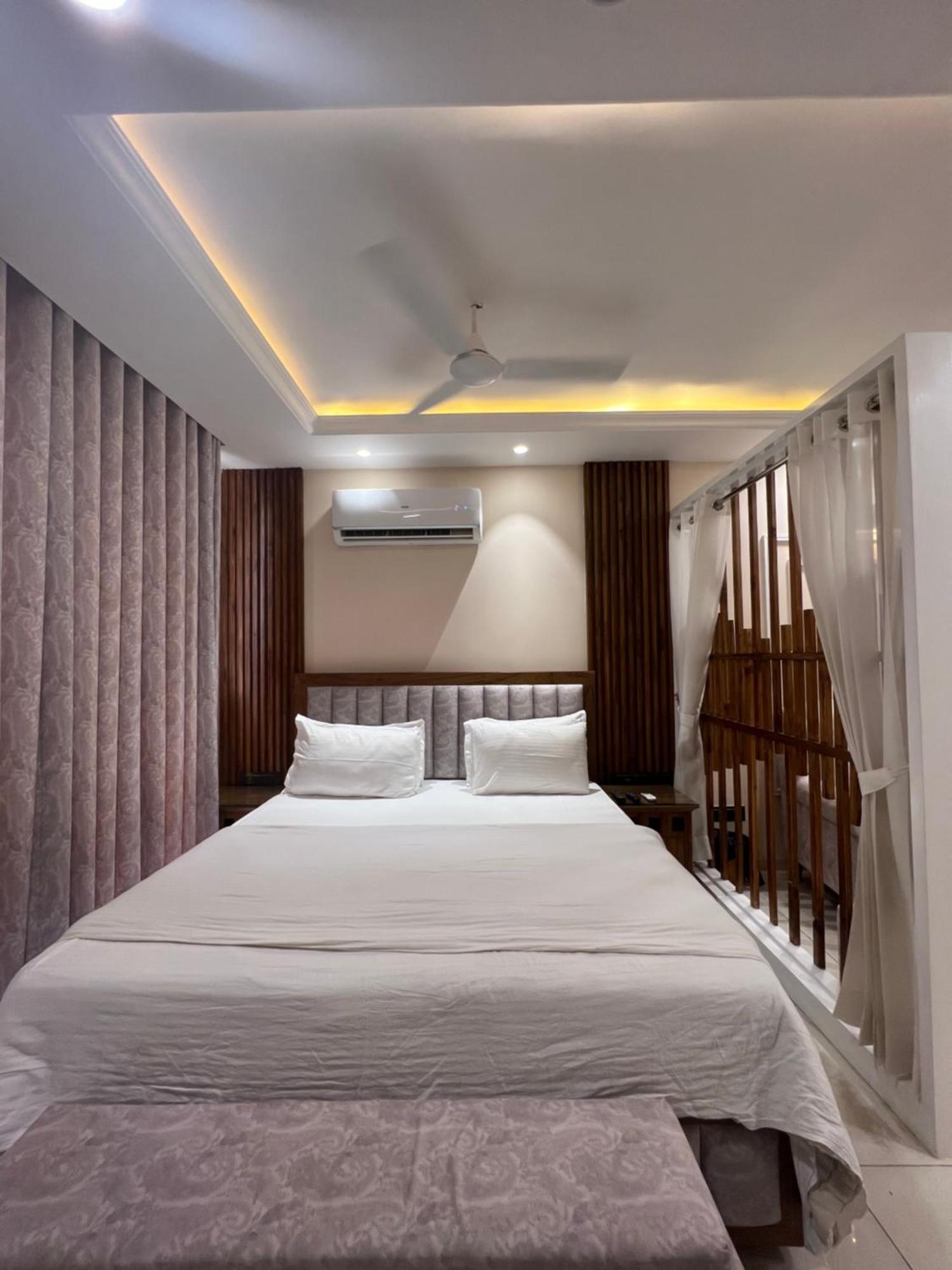 Myst Luxury Stays Zirakpur Exterior photo